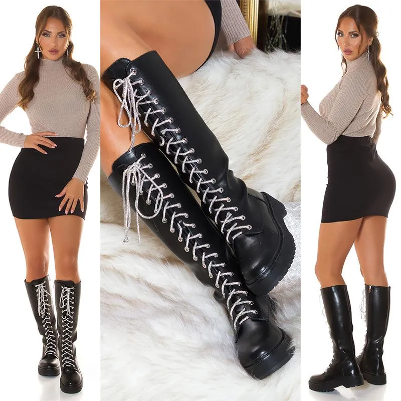 Botas Biker y cordones brillantes negro