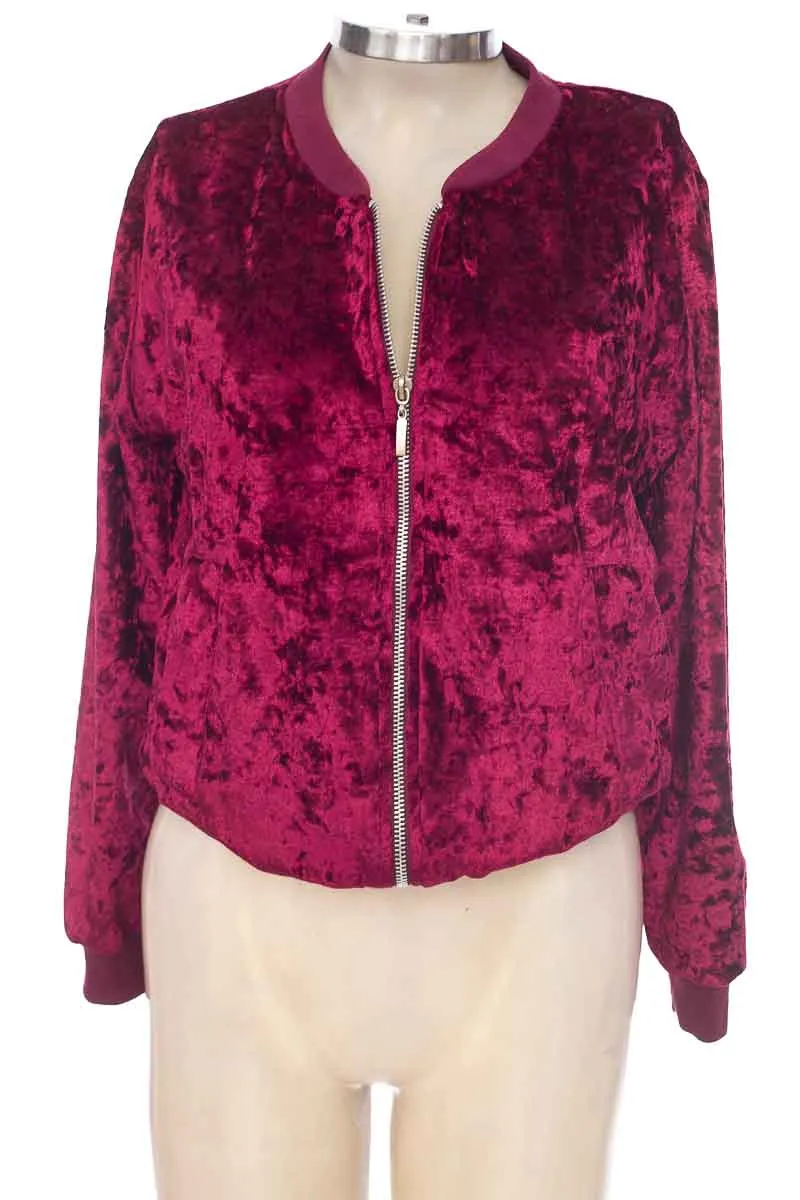 CHAQUETA / ABRIGO COLOR MORADO  CLOSEANDO
