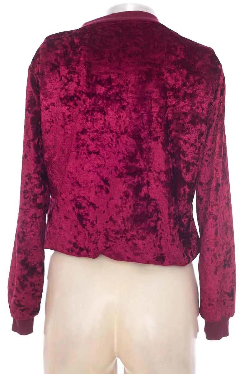 CHAQUETA / ABRIGO COLOR MORADO  CLOSEANDO