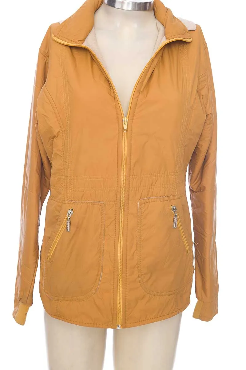 CHAQUETA / ABRIGO COLOR MOSTAZA  CLOSEANDO