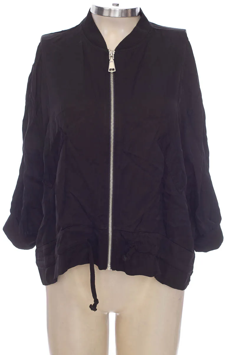 CHAQUETA / ABRIGO COLOR NEGRO  AMEé