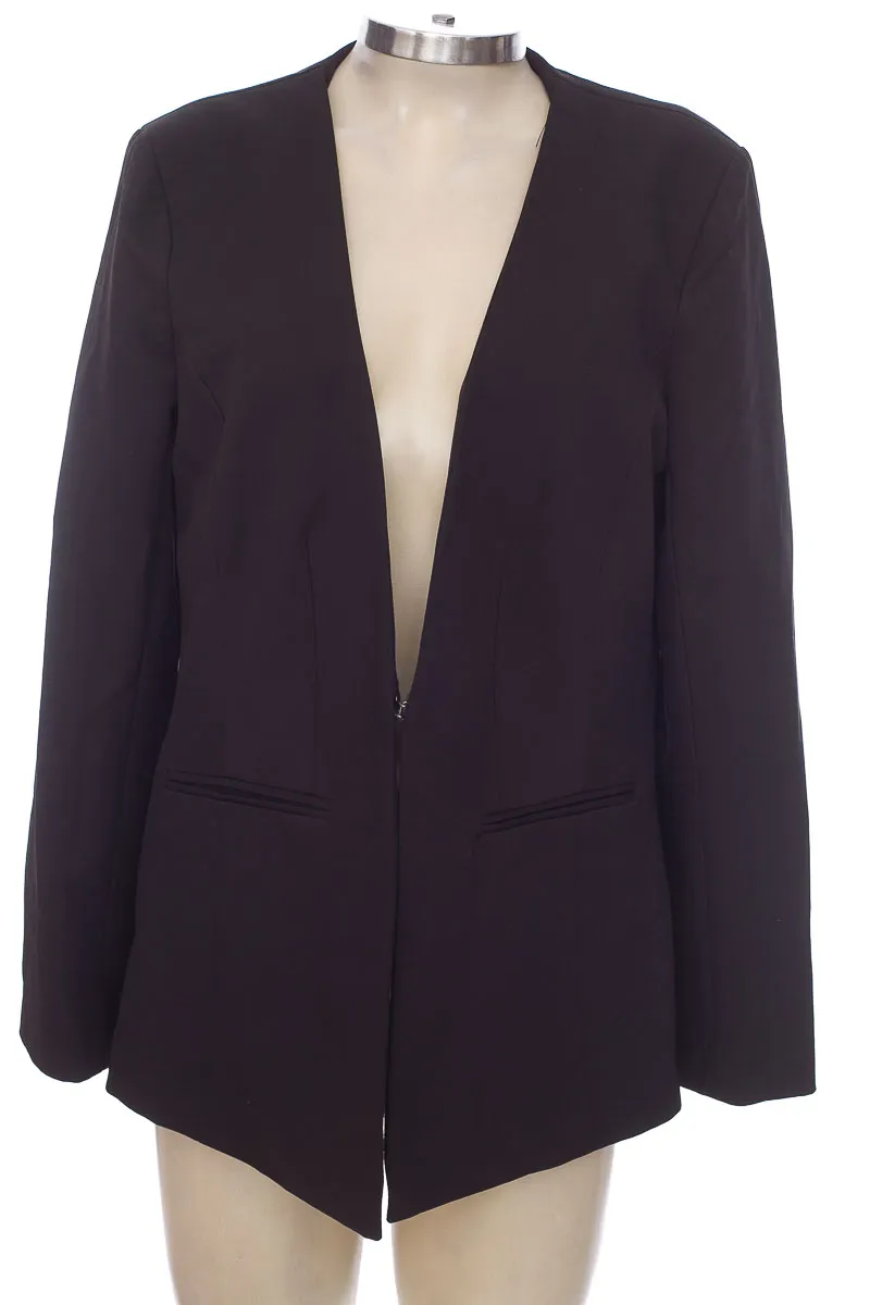 CHAQUETA / ABRIGO COLOR NEGRO  PATPRIMO