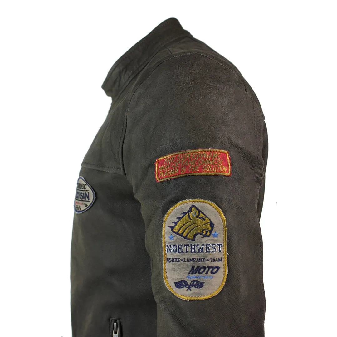 Chaqueta de motociclista de insignia de cuero marrón para hombres desgastados