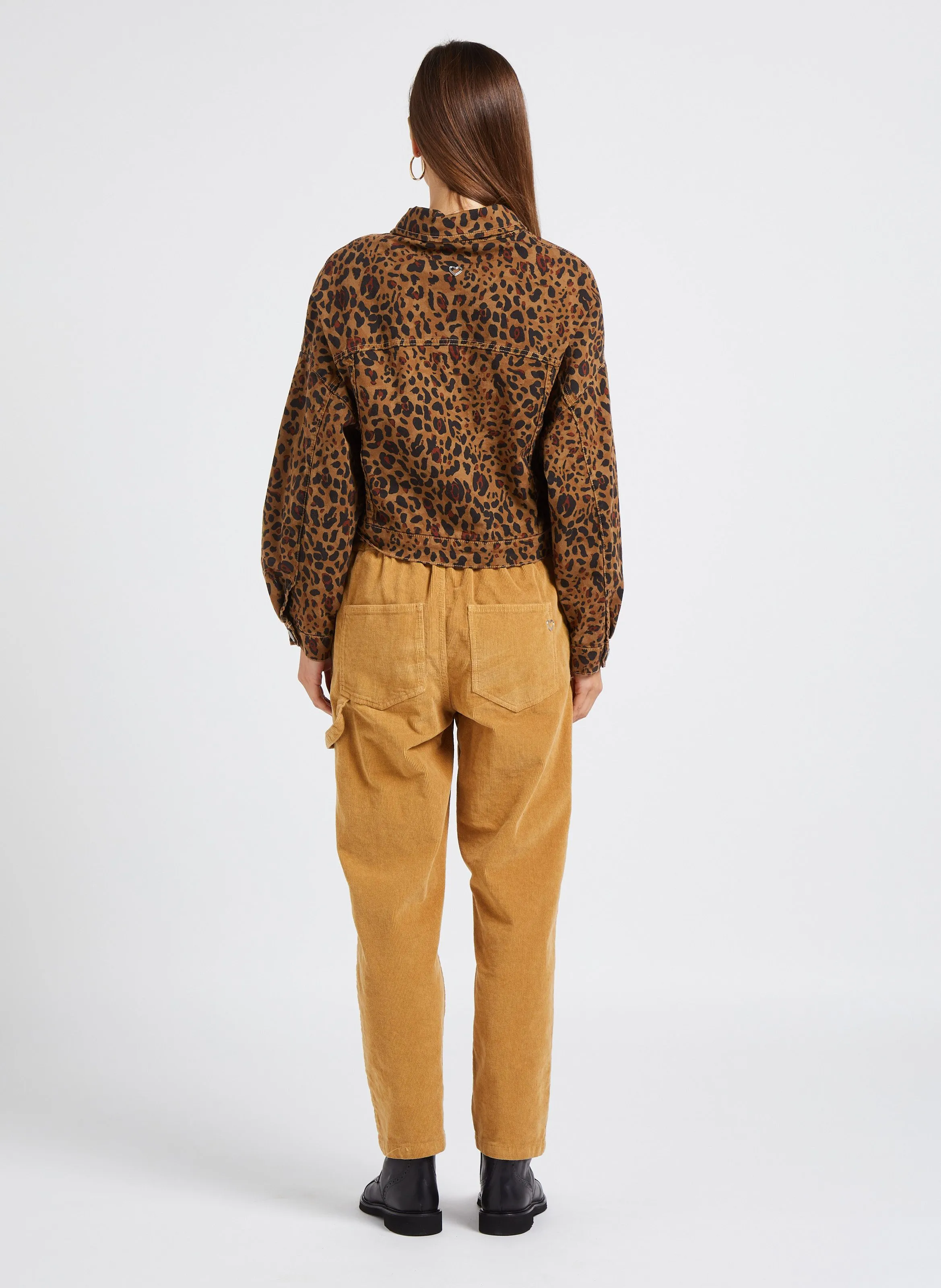 Pantalón estilo carpintero de terciopelo de algodón en marron