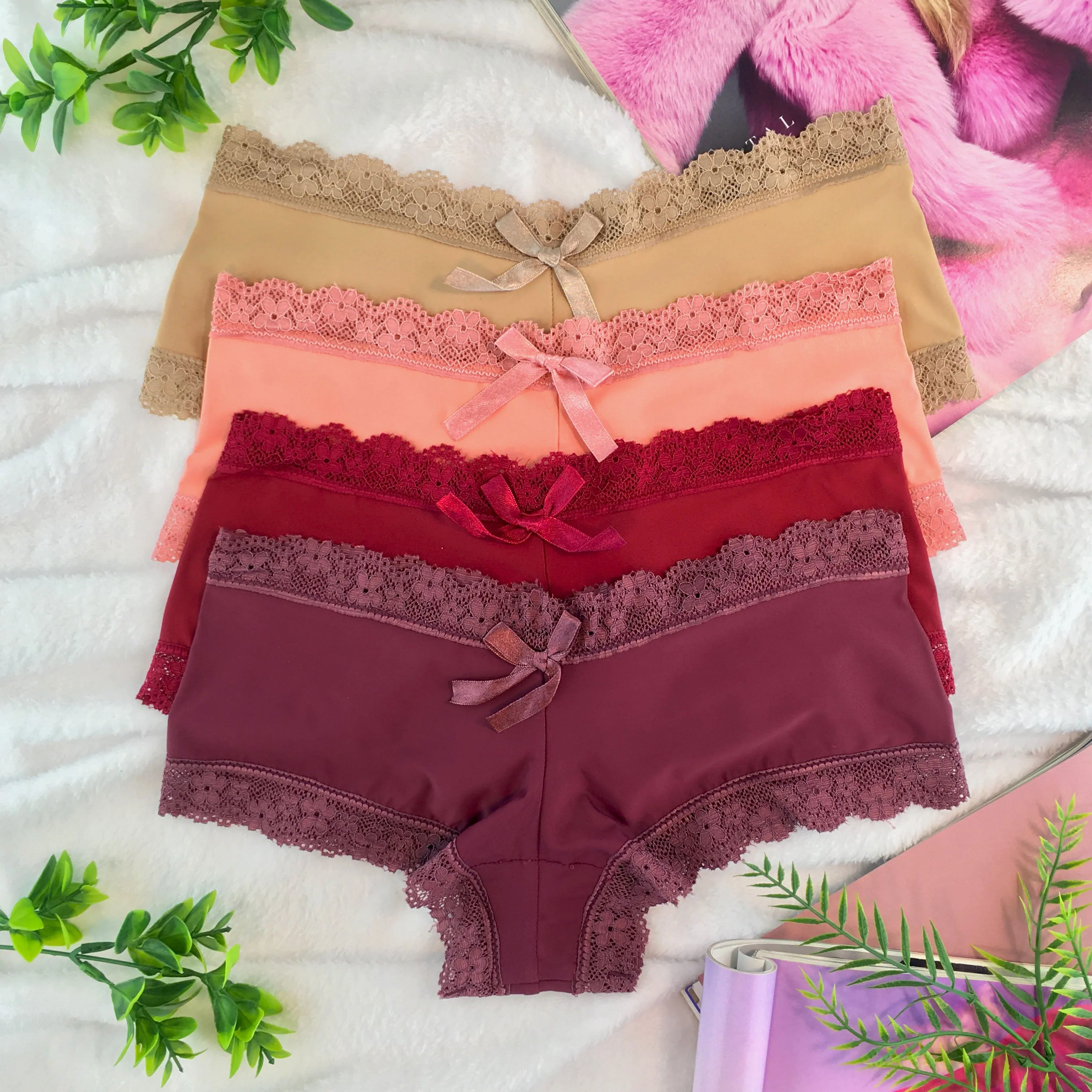 PANTY CACHETERO CON ENCAJE PI040