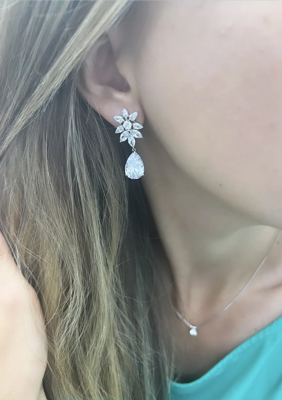 PENDIENTES DE NOVIA PEQUEÑOS PLATA FESTIVOS CON DISEÑO FLORAL
