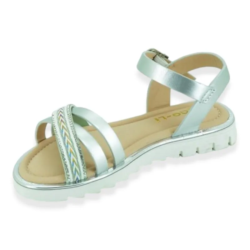 Sandalias de niña con hebilla