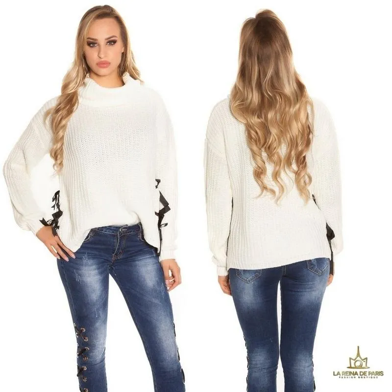 Suéter blanco oversize con cintas