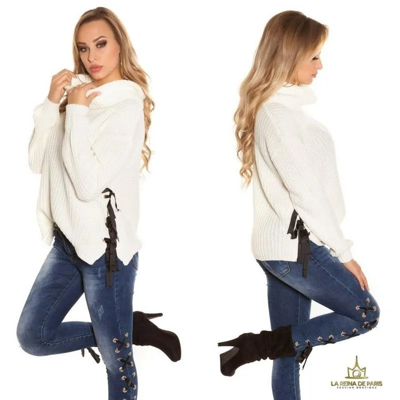 Suéter blanco oversize con cintas