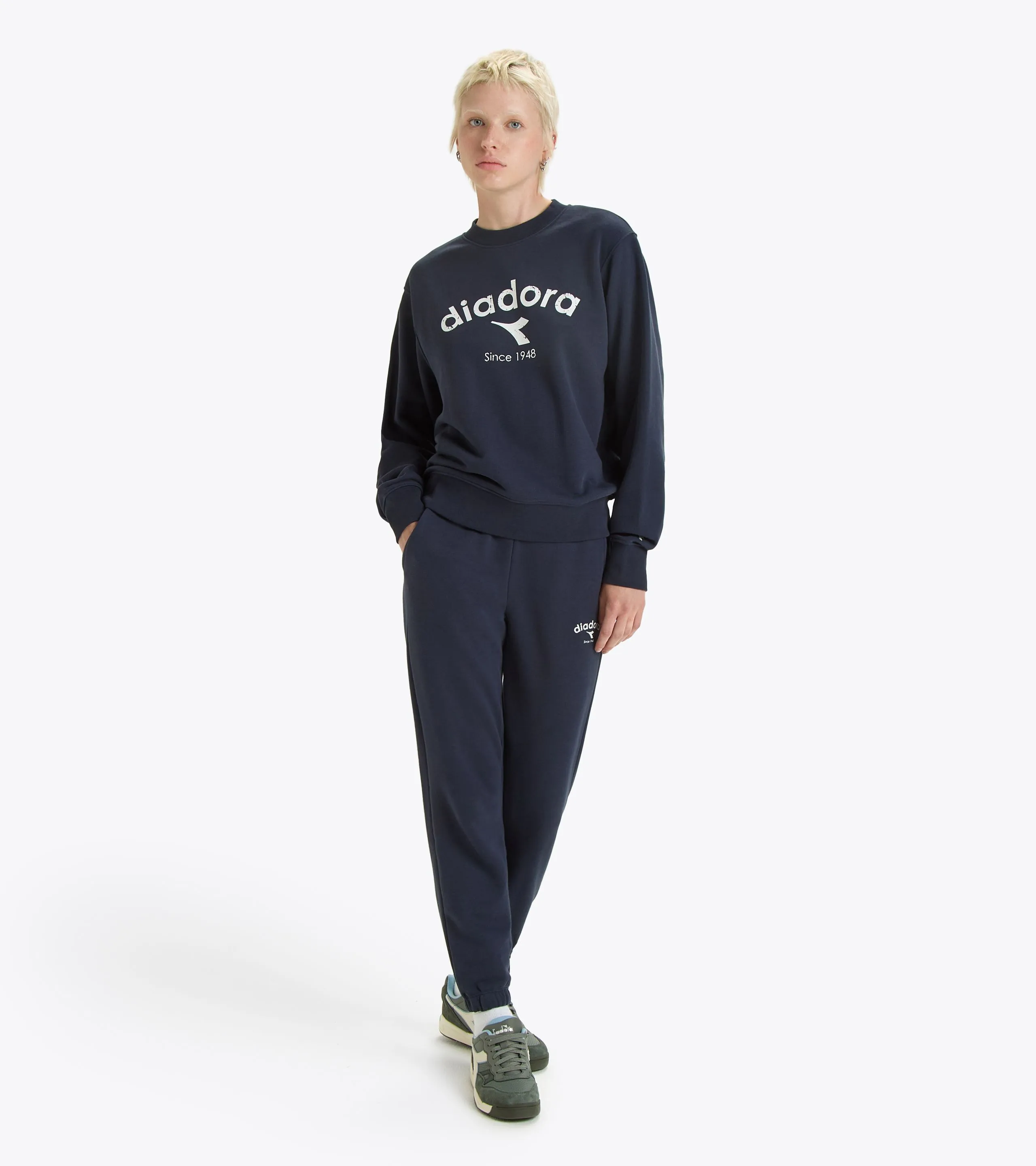 SWEATSHIRT CREW ATHL. LOGO SUDADERA DE CUELLO REDONDO  GENDER NEUTRAL