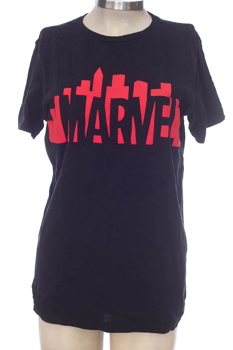 TOP / CAMISETA COLOR NEGRO  MARVEL