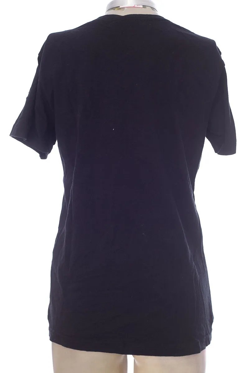 TOP / CAMISETA COLOR NEGRO  MARVEL