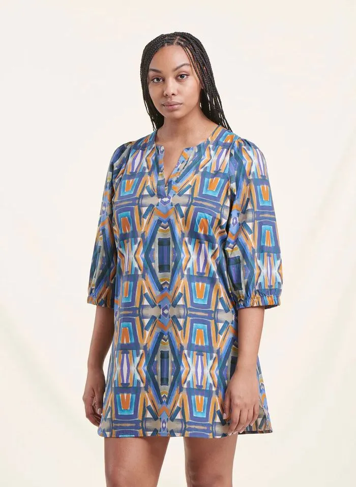 Vestido corto holgado de algodón estampado con cuello tunecino en multicolor