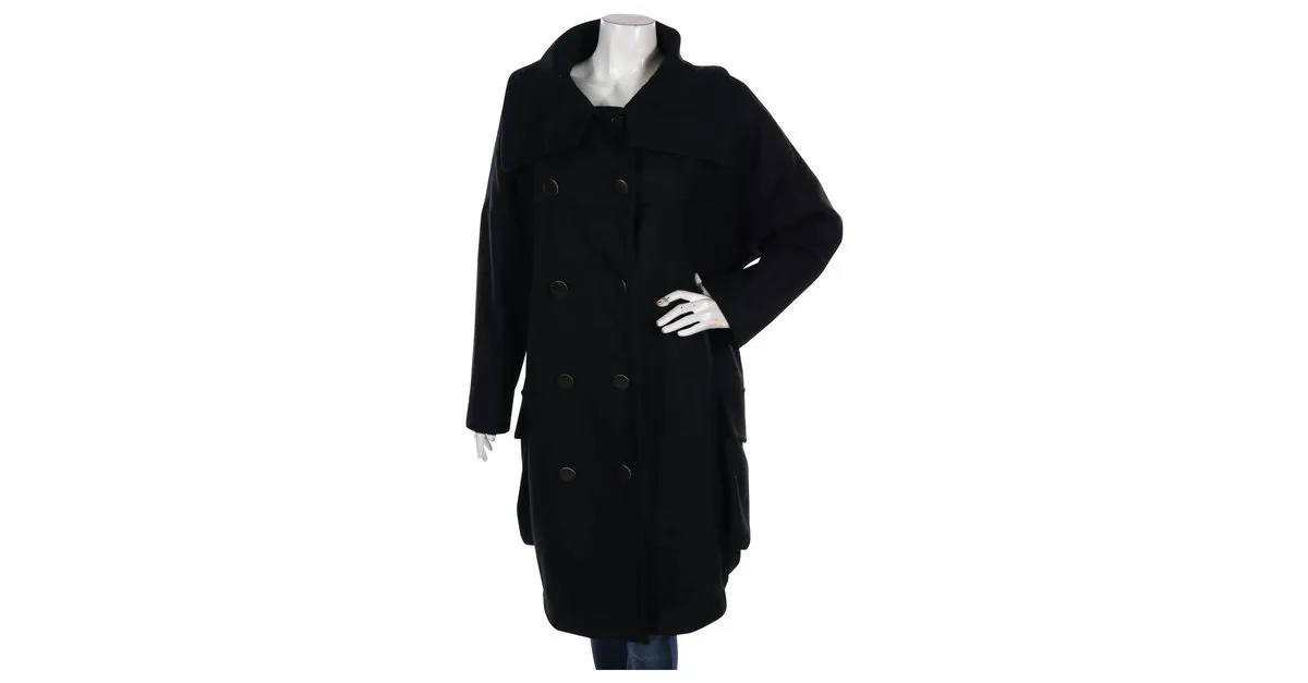 Won Hundred Abrigos, Ropa de calle Negro 