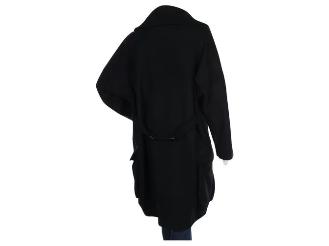 Won Hundred Abrigos, Ropa de calle Negro 