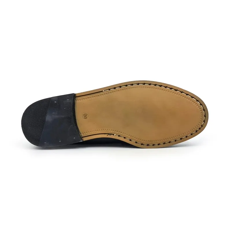 Zapatos Castellanos Mujer Piel Florentic Cadena Suela Goma 504 Negro, de María Tovar